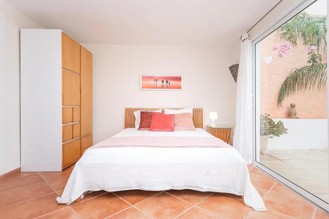 \'Bloom\' Peaceful Beachside Bungalow elérhetőségei